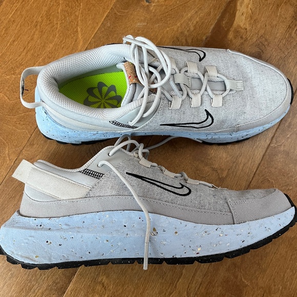 Unique Women’s Nike Shoes - Picture 1 of 1
